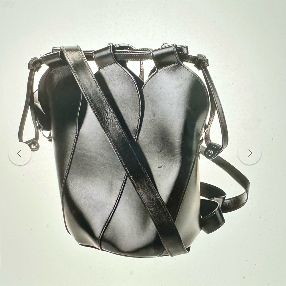 Chloe Black Leather Crush Tulip Xbody Bucket bag Italy *Sold Out* PREOWNED